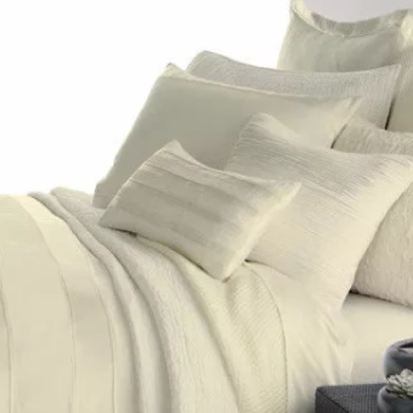 Donna Karan Essentials 100% Silk Ivory King Sham. - Picture 1 of 17